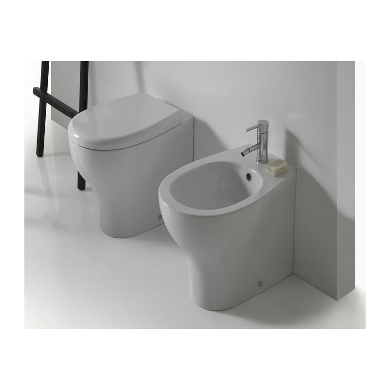 foto del prodotto galassia sanitari eden filomuro 53x36 con sedile avvolgente standard di