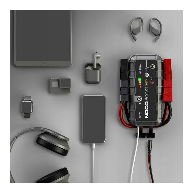 foto del prodotto gb70 boost 12v 2000a dispositivo di avviamento a salto con batteria integrata 12v usb noco