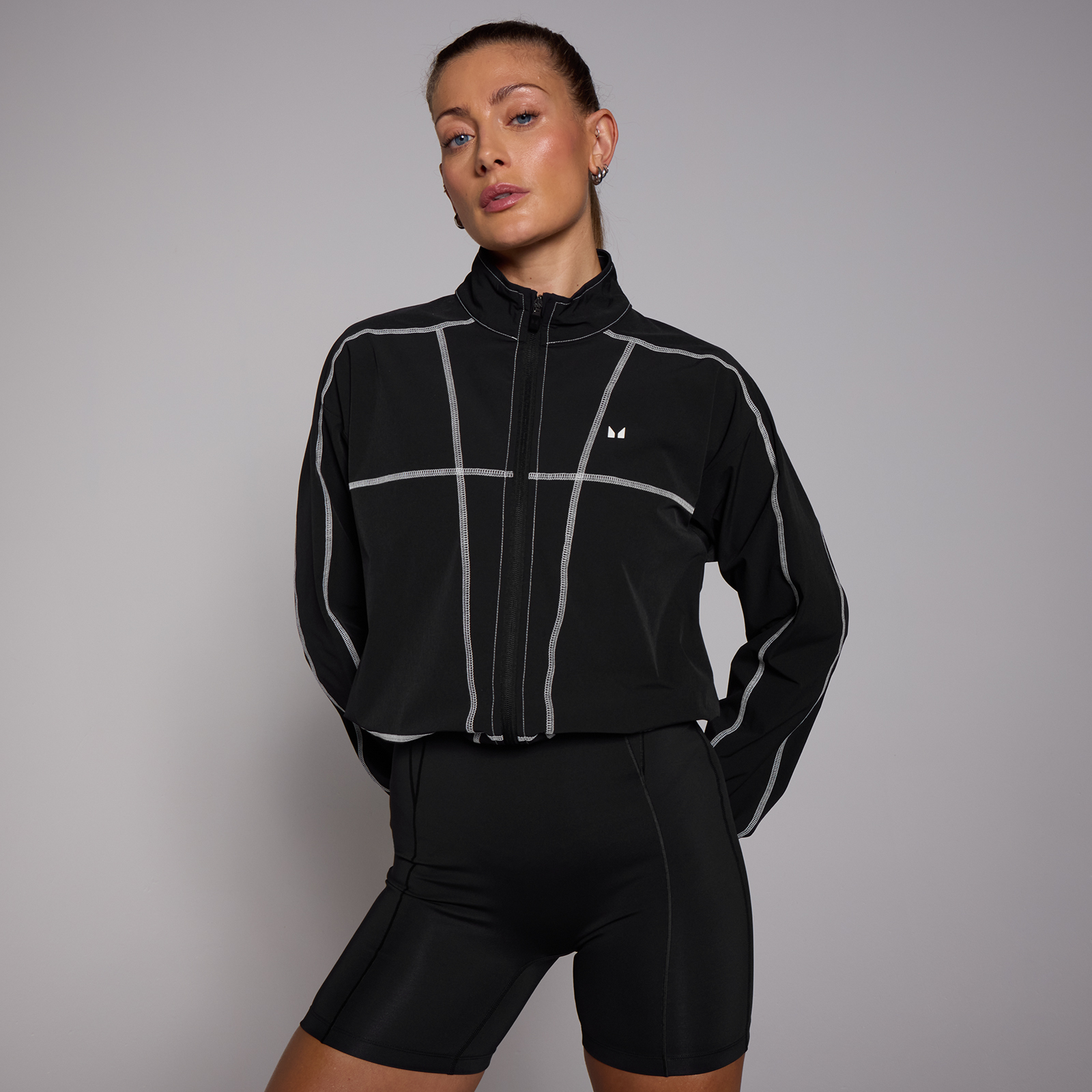 foto del prodotto giacca a vento crop con cuciture a contrasto mp tempo da donna nero xxl