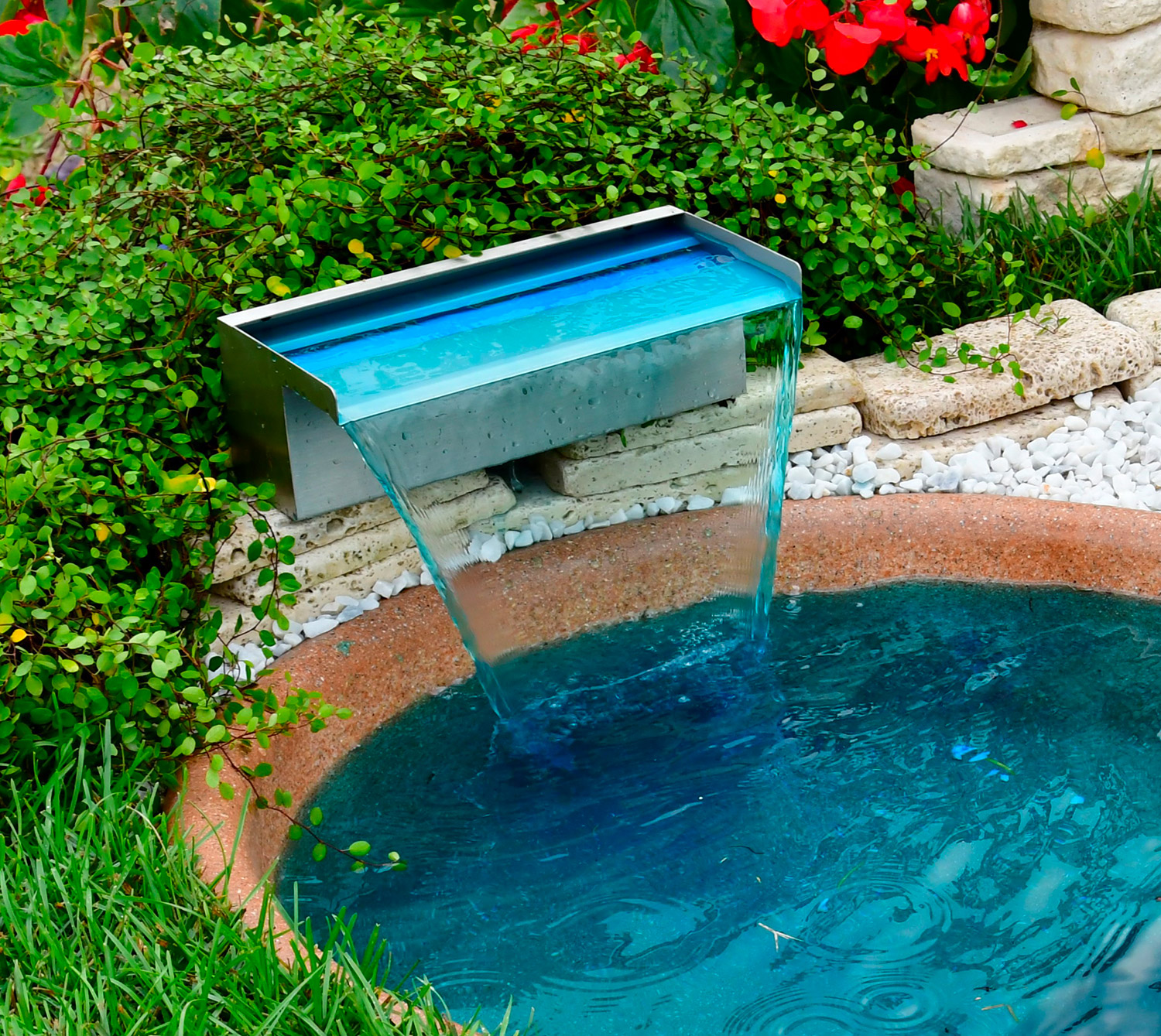 foto del prodotto giordanoshop lama d acqua effetto a cascata per piscina o laghetto 30x14xh10 cm in acciaio inox lucido