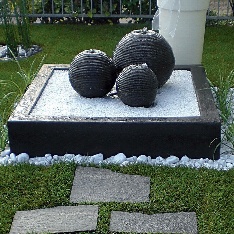 foto del prodotto giordanoshop set 3 sfere cascata artificiale da giardino in resina con led e pompa nere