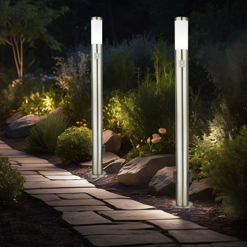 foto del prodotto globo lighting set di 2 lampade da terra per esterni rilevatore di movimento 2x prese illuminazione giardino viale cortile lampade da terra a