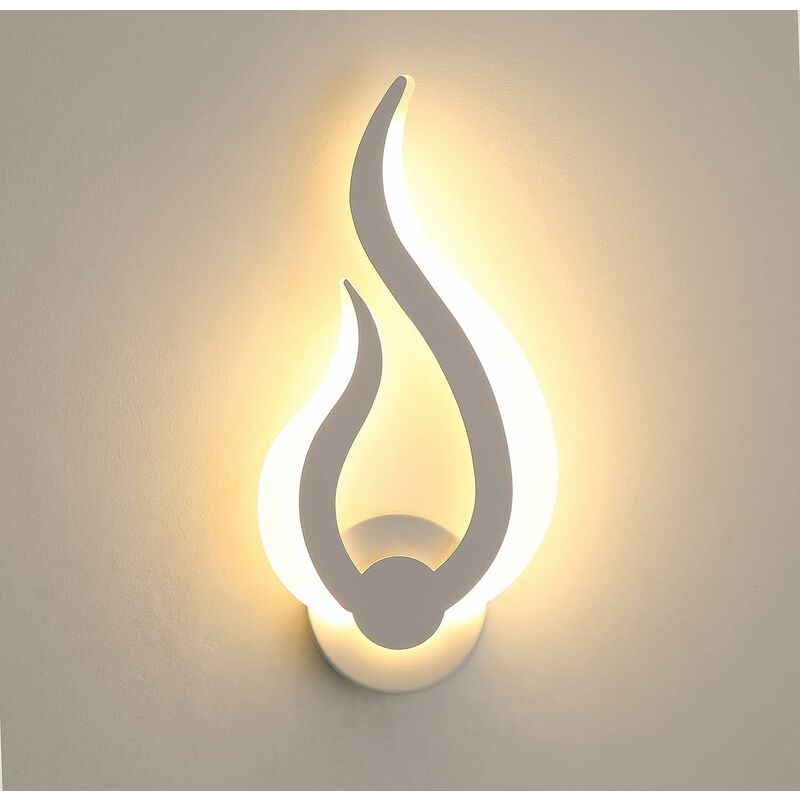 foto del prodotto goeco applique da parete interno, applique moderna a led, 10w, bianco caldo 3000k, forma di fiamma, altezza 31cm, acrilico, lampada da parete, per