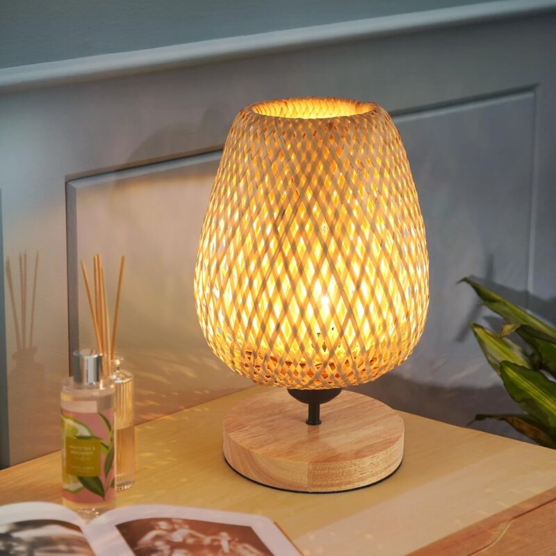 foto del prodotto goeco lampada da tavolo in bamb intrecciato, lampada da comodino con paralume in bamb di design, lampada da lettura con base in legno naturale