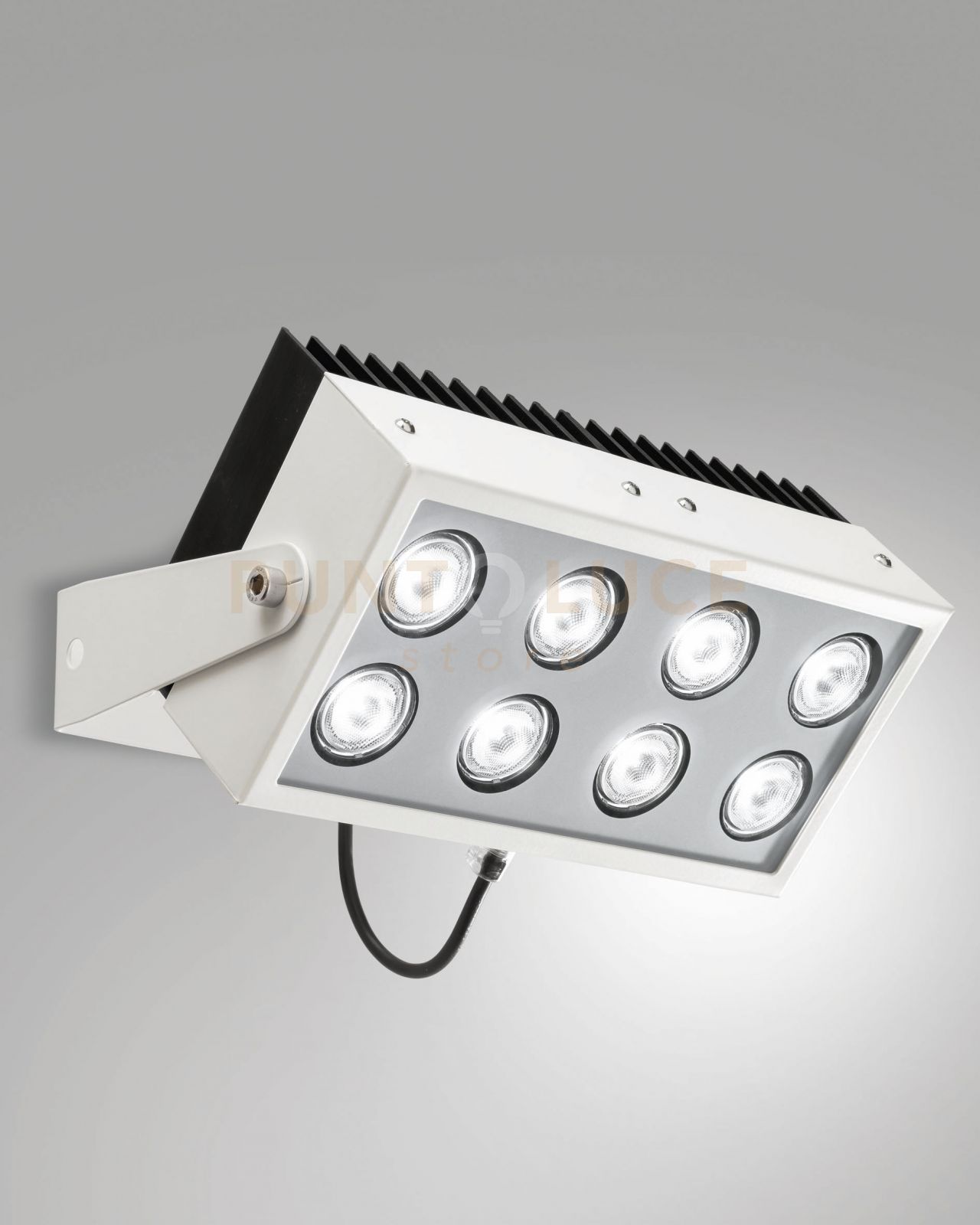 foto del prodotto grant proiettore per interni a led 96w 4000k 11200lm 45