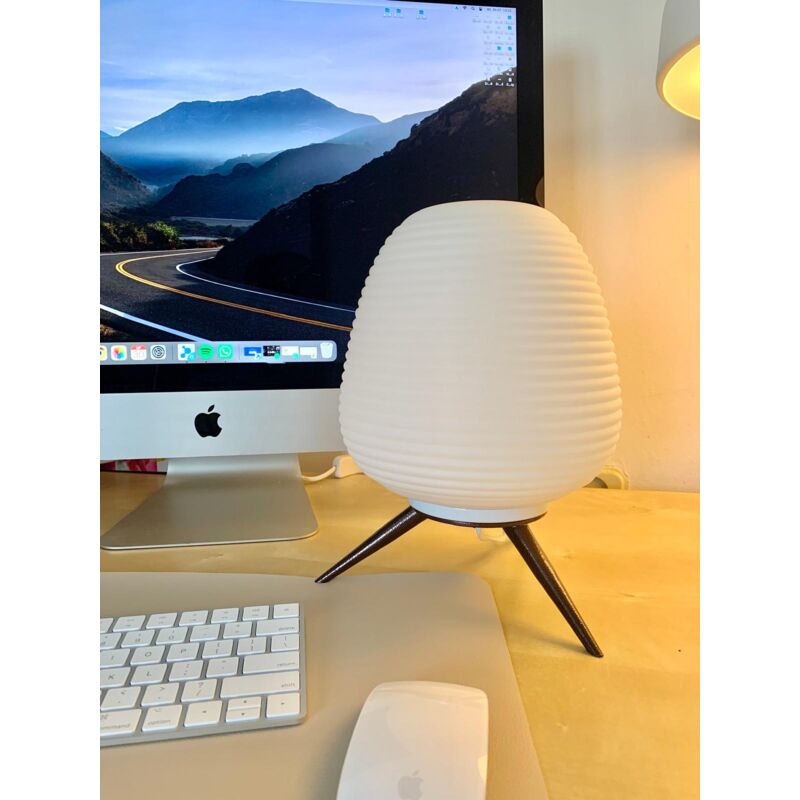 foto del prodotto hive t lampada da tavolo moderna bozzolo di vetro