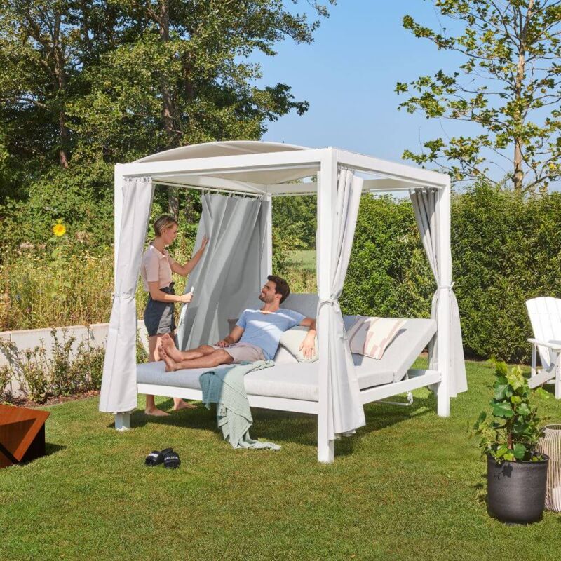 foto del prodotto home deluxe lettino prendisole con copertura lyon 208 x 188 cm bianco attrezzatura