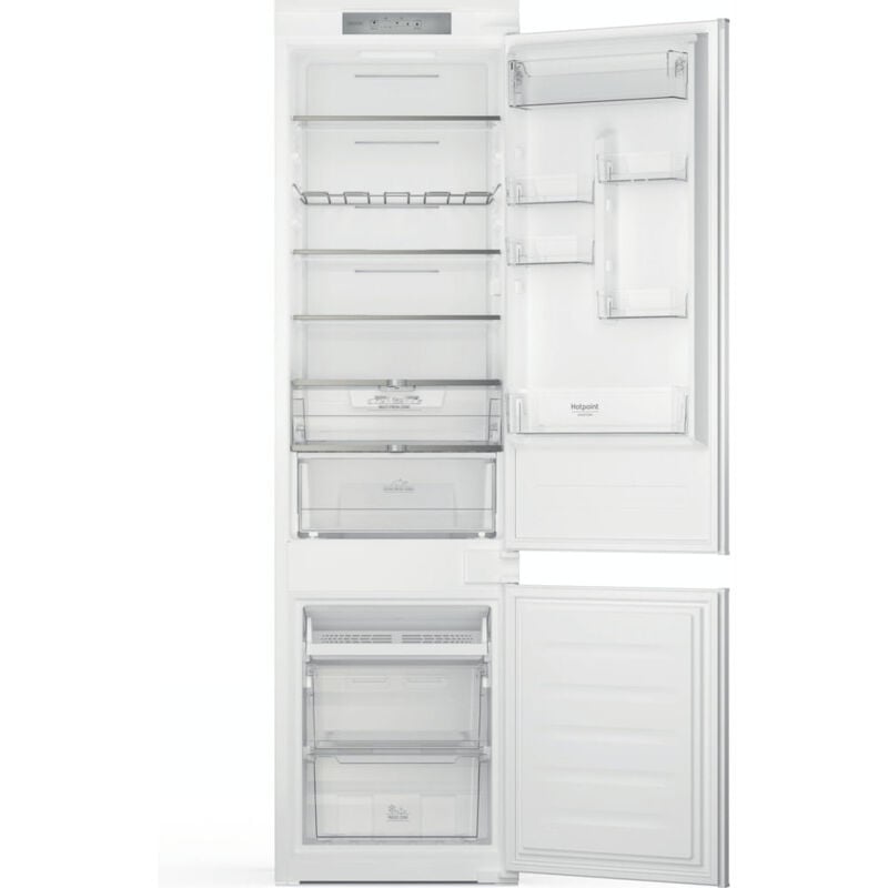 foto del prodotto hotpoint ariston frigorifero combinato ad incasso hac20 t322. capacit netta totale 250 l, classe climatica sn t, emissione acustica 34 db.