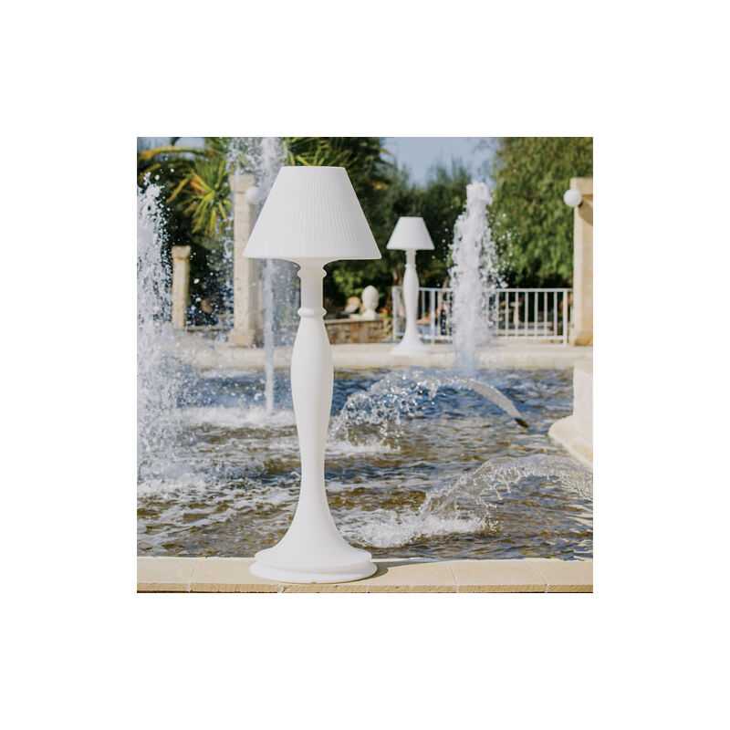 foto del prodotto idralite lampada da terra design in polietilene bianco per