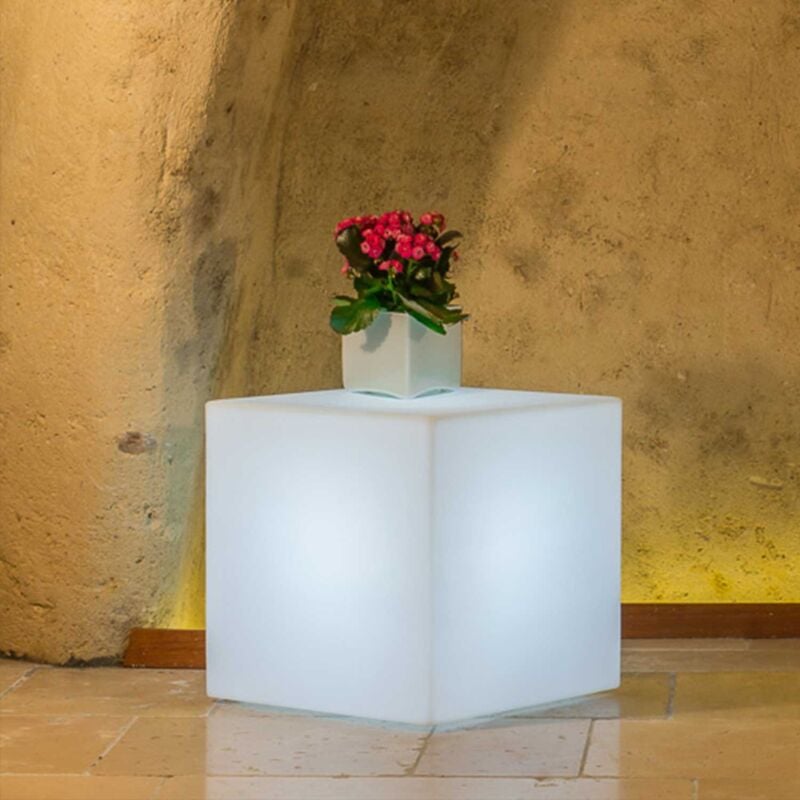 foto del prodotto idralite lampada quadrato h 40 in resina 40x40 cm mod. cubo luce bianca