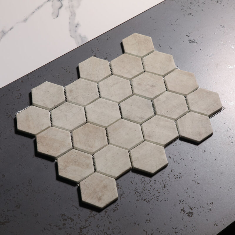 foto del prodotto ilcom mosaico in vetro pressato su rete per bagno e cucina 43.5cm x 34.5cm taupe stone light matt