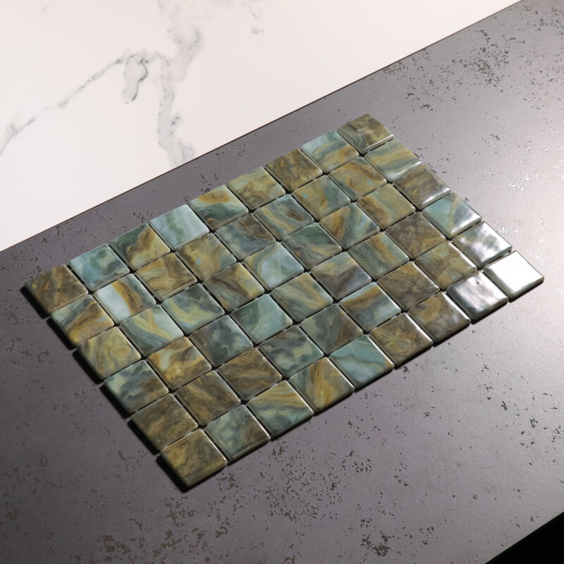 foto del prodotto ilcom mosaico in vetro pressato su rete per piscina 31.5cm x 47,7cm modena cannes pool