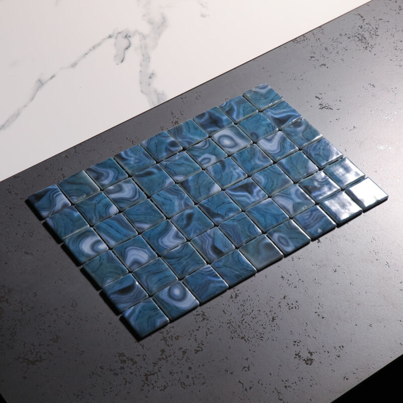 foto del prodotto ilcom mosaico in vetro pressato su rete per piscina 31.5cm x 47,7cm modena praga pool