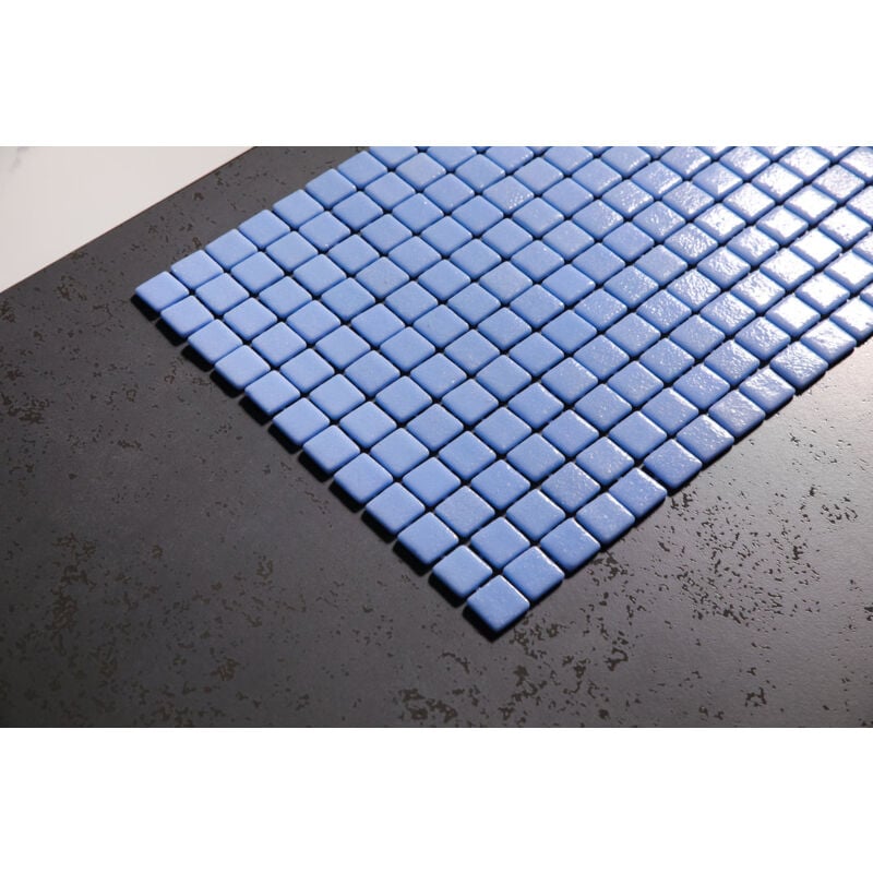 foto del prodotto ilcom mosaico in vetro pressato su rete per piscina 32.5cm x 51.5cm adriatic pool