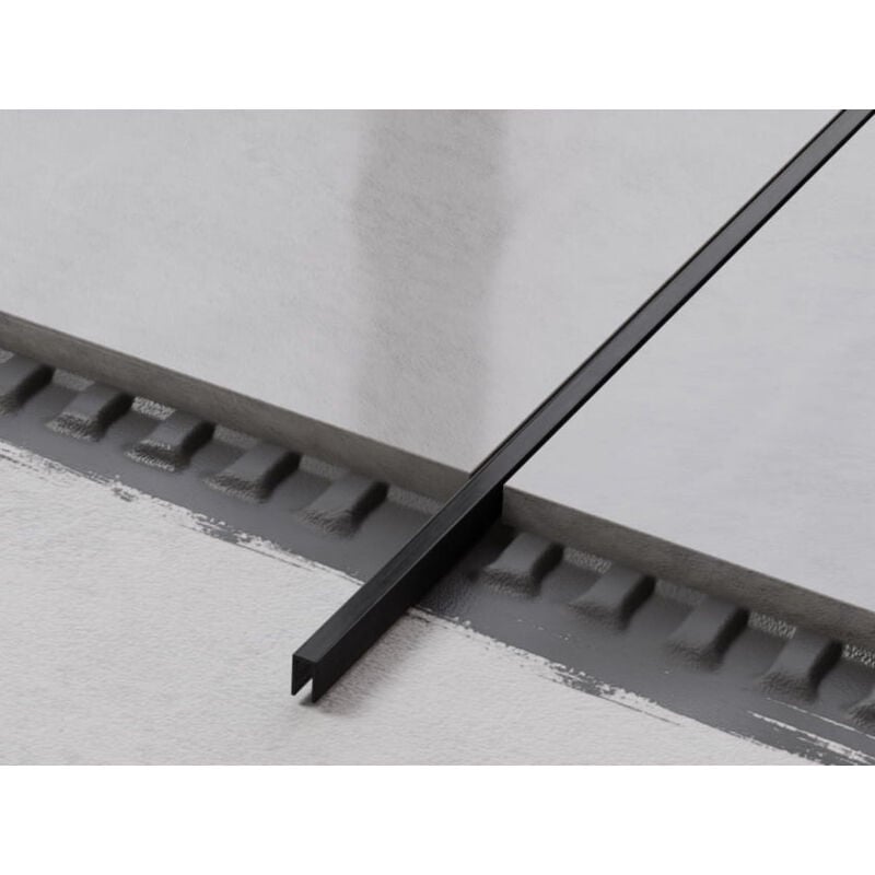 foto del prodotto ilcom profilo u di raccordo rettificato in acciaio inossidabile 0.5cm x 244cm nero satinato