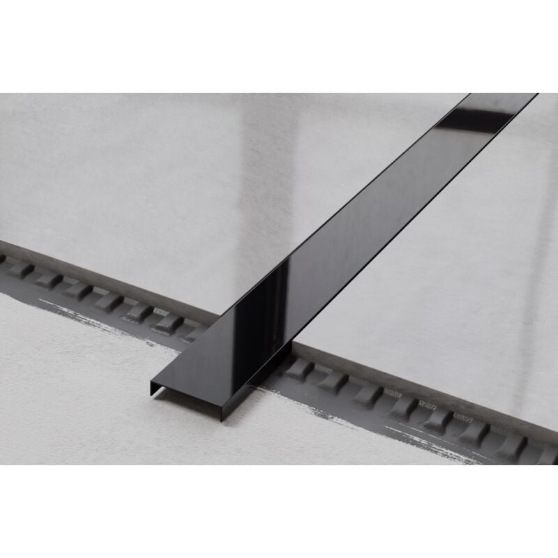 foto del prodotto ilcom profilo u di raccordo rettificato in acciaio inossidabile 2cm x 244cm nero lucido