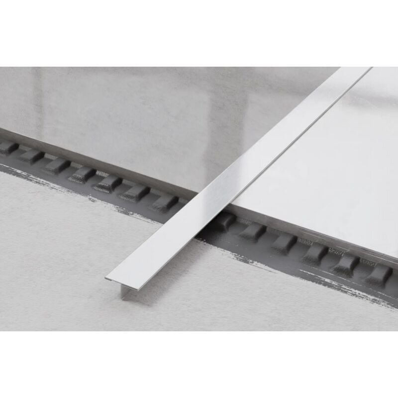 foto del prodotto ilcom profilo universale t coprigiunto in acciaio inossidabile 2cm x 244cm argento satinato