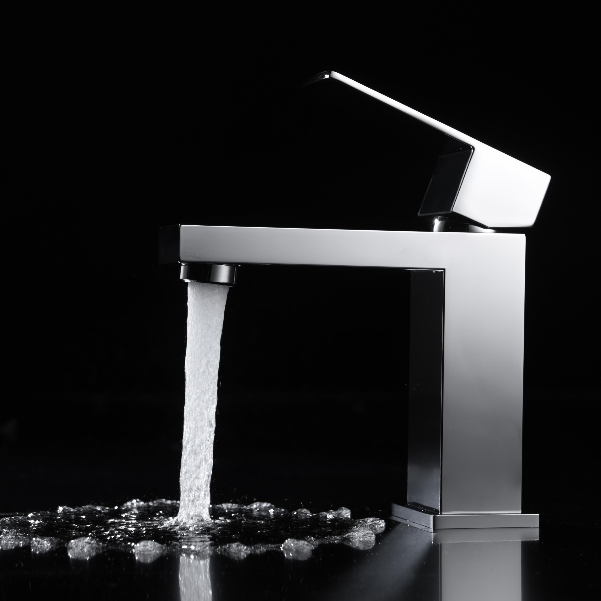 foto del prodotto imex miscelatore lavabo monocomando valencia cromato corpo in ottone e zama cartuccia ceramica 25mm con tubi flessibili inclusi modello imex-bdv003-1