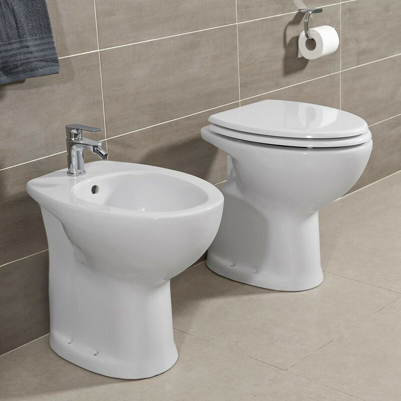 foto del prodotto inbagno coppia sanitari per anziani con scarico a terra e copriwc incluso