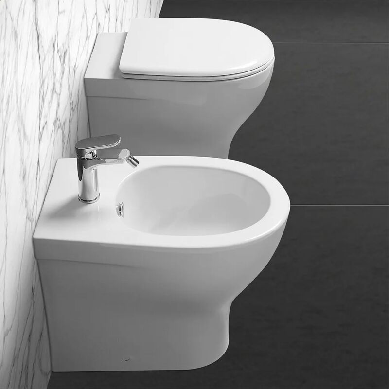 foto del prodotto inbagno sanitari filo muro azzurra serie pratica con copriwater incluso
