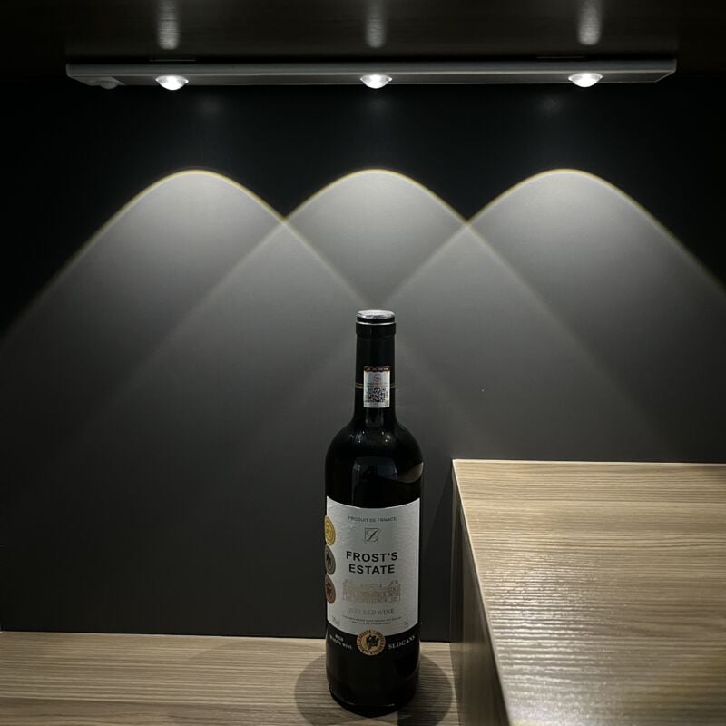 foto del prodotto jandei eyes cat light 40 cm 3 toni di luce 3000k 4200k 6000k