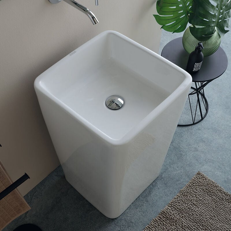 foto del prodotto jo bagno.it lavabo freestanding in ceramica 41 x 41 quadro rubinetteria a parete