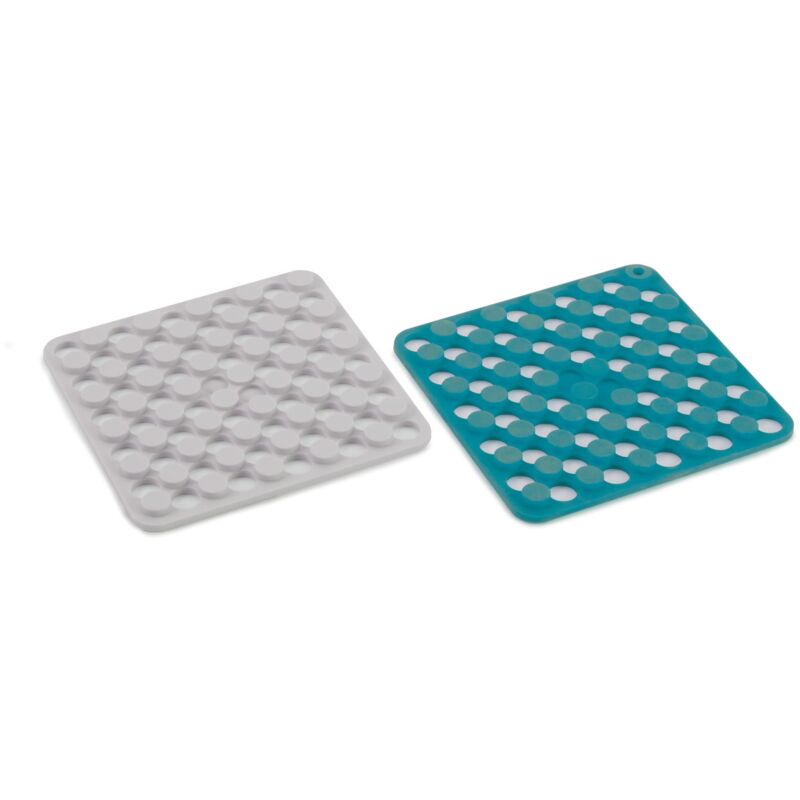 foto del prodotto joseph joseph duo spot on sottopentola in silicone, presine da tavolo resistente al calore per pentole e padelle, set di 2, blu bianco