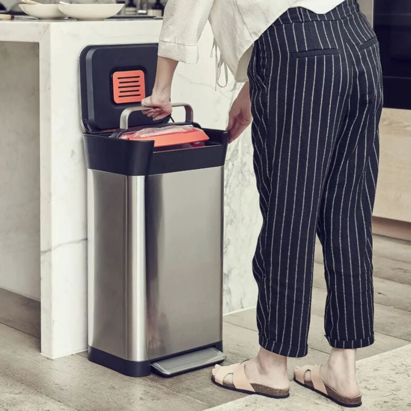 foto del prodotto joseph joseph titan pattumiera compattatrice di rifiuti 30l, acciaio inox 30030 