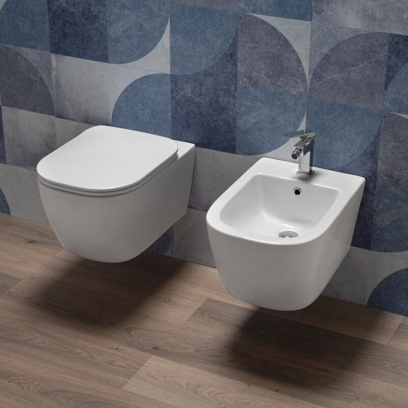 foto del prodotto kerm sanitari sospesi wc senza brida con sedile ammortizzato soft close