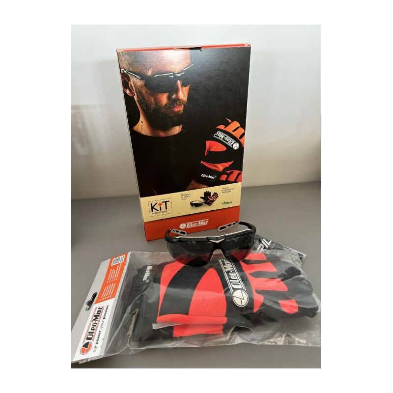 foto del prodotto kit di protezione formato da occhiali e guanti professionali oleomac 3155119