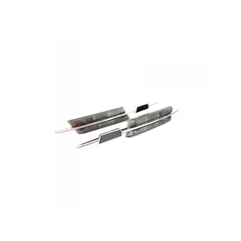foto del prodotto kit freccia laterale a led side marker lente fume bmw e90 e91 e92 e93 e60 e61 e82 e88