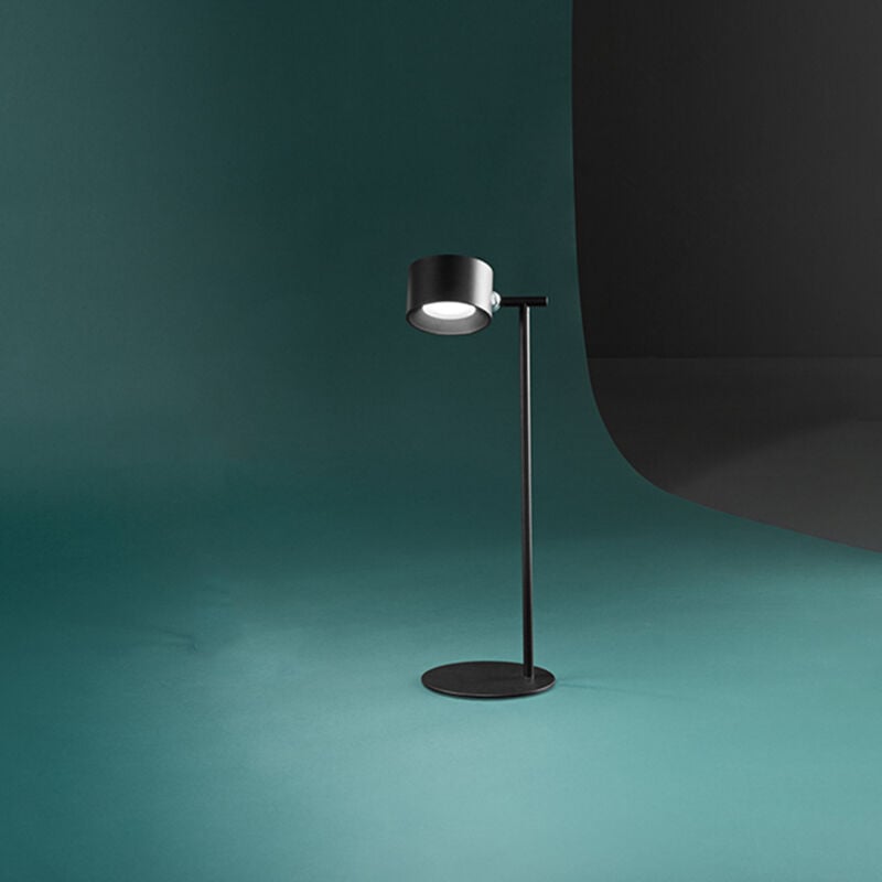 foto del prodotto kosmo lampada da tavolo led 3w 180lm 3000k in metallo colore nero dimmerabile e ricaricabile ip20