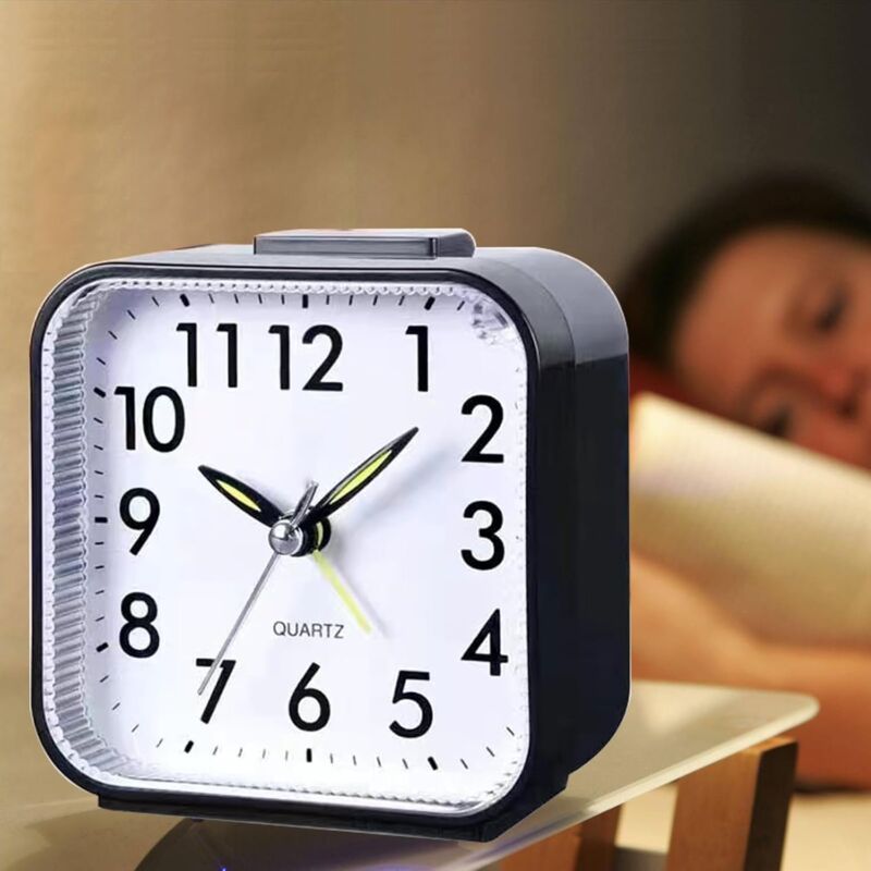foto del prodotto lablanc sveglia silenziosa senza ticchettio con luce e funzione snooze e pulsante superiore, sveglia portatile, funziona con batterie aa batterie