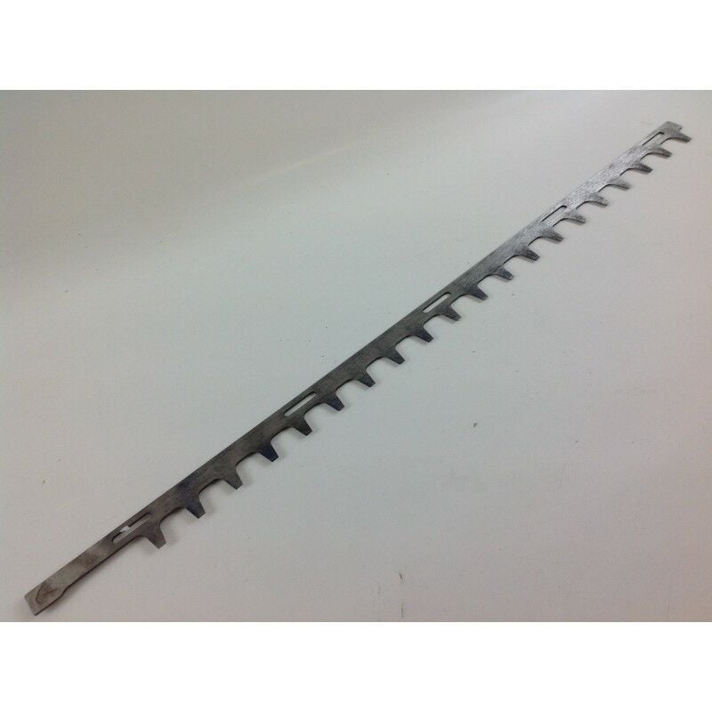 foto del prodotto lama tagliasiepe taglia siepe monolama superiore 780 mm 392450 robin ht750