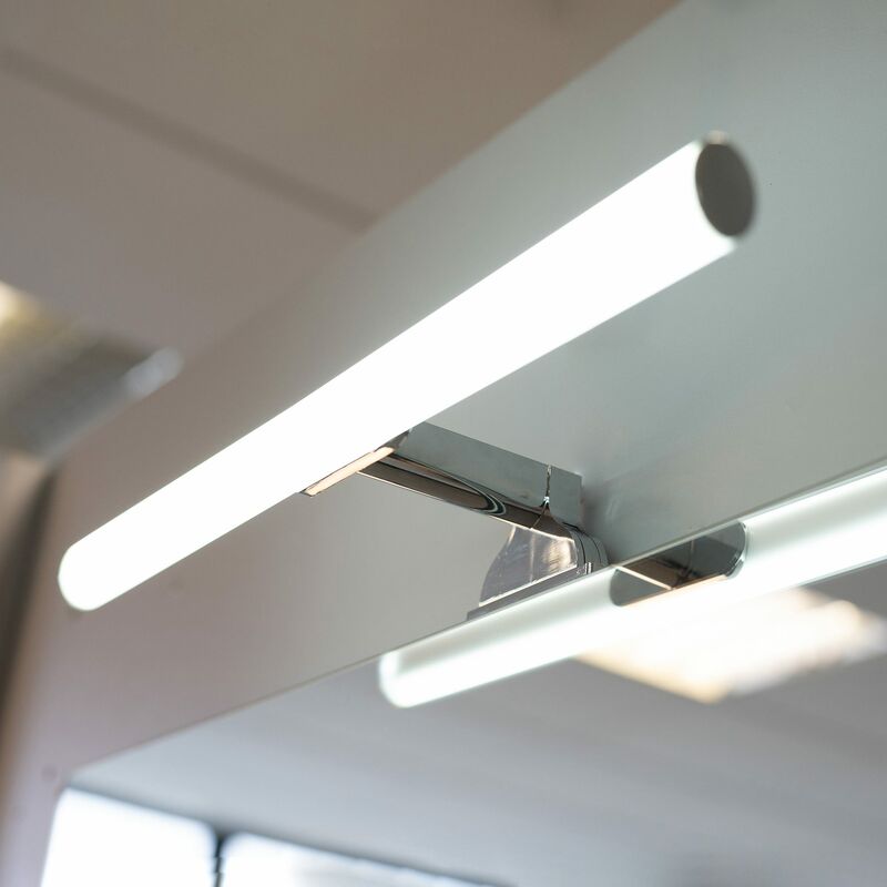 foto del prodotto lampada a led tonda da 40cm a luce fredda per specchio aurora