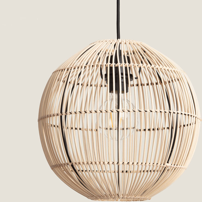 foto del prodotto lampada a sospensione in rattan arawa amabhola naturale