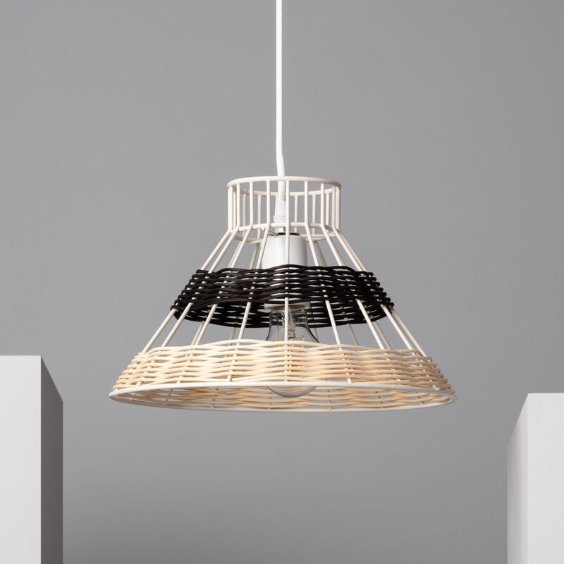 foto del prodotto lampada a sospensione in rattan wasari nero