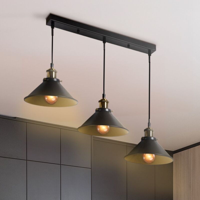 foto del prodotto lampada a sospensione industriale vintage a 3 lampade in metallo nero