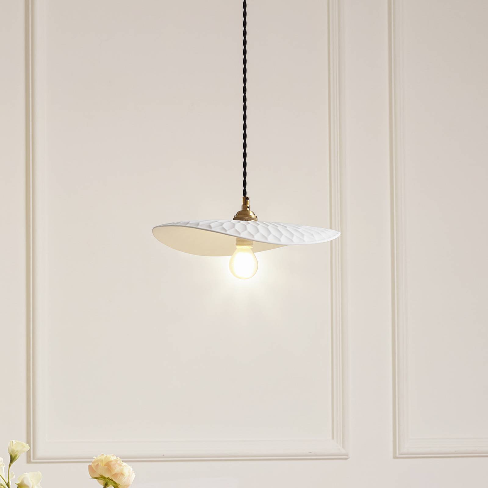 foto del prodotto lampada a sospensione lindby annira, 29 cm, ceramica, bianco ottone