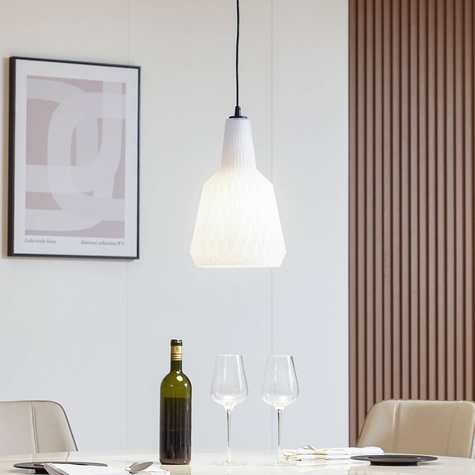 foto del prodotto lampada a sospensione lindby belarion, opale, 1 luce, vetro, 23 cm