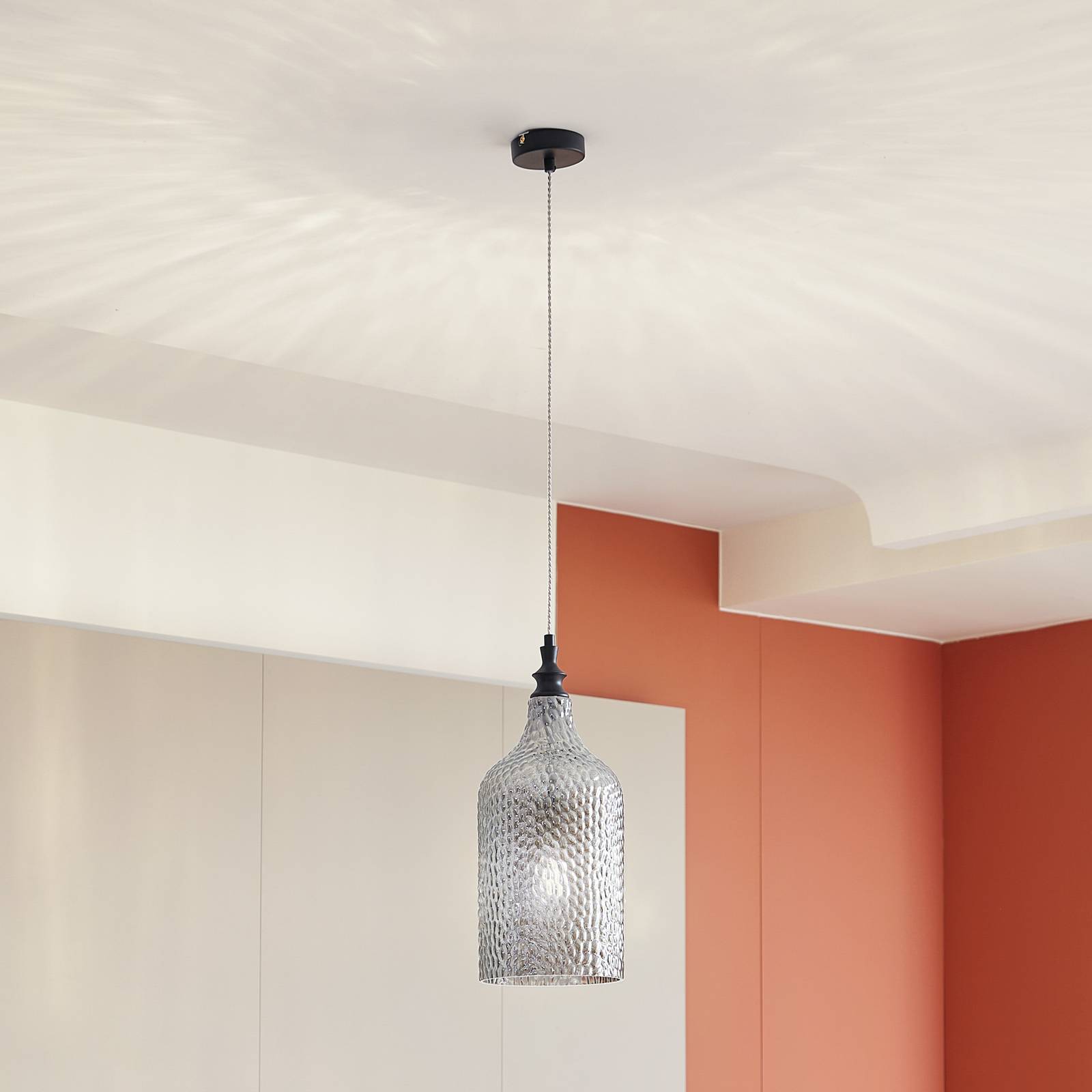 foto del prodotto lampada a sospensione lindby drakar, 1 luce, grigio, vetro, 19,5 cm