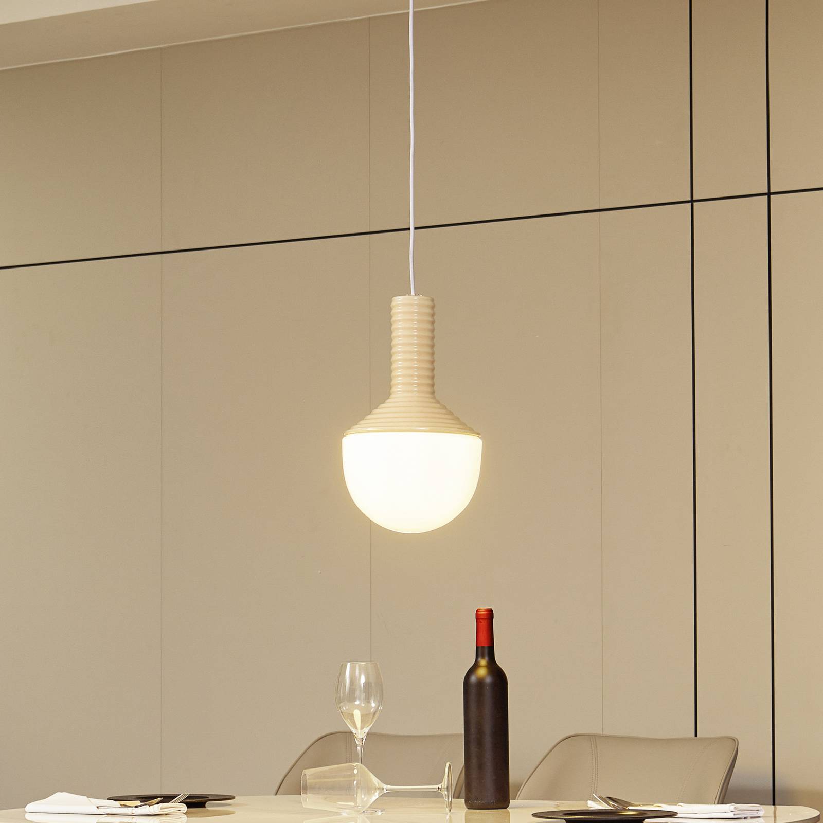 foto del prodotto lampada a sospensione lucande, florine, beige opal, ceramica, vetro