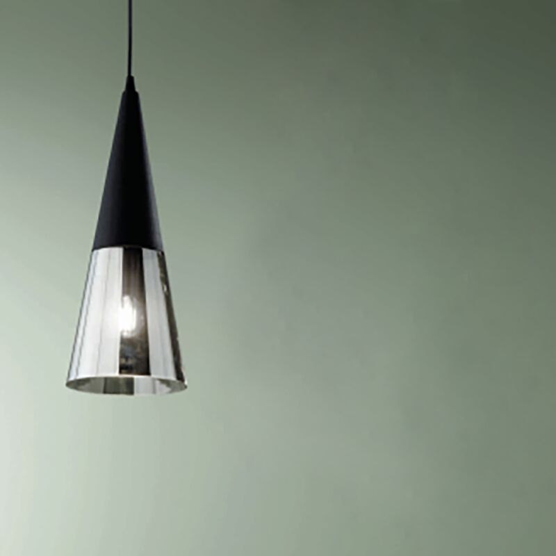 foto del prodotto lampada a sospensione trento 15 cm con diffusore in vetro soffiato nero