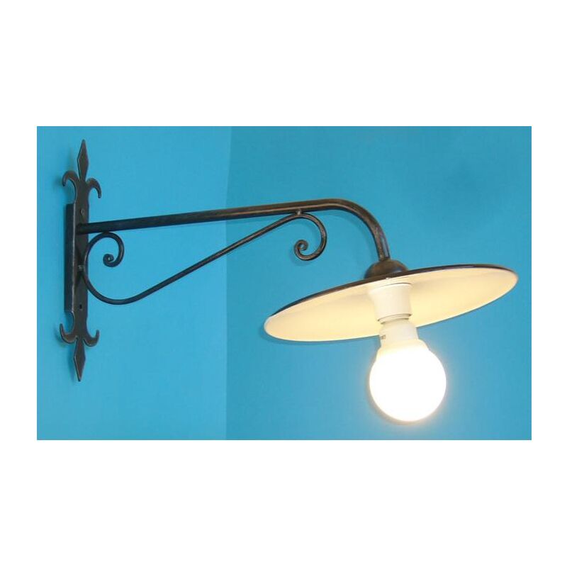 foto del prodotto lampada applique lanterna ferro battuto con piatto rustica cm.65 lanterne