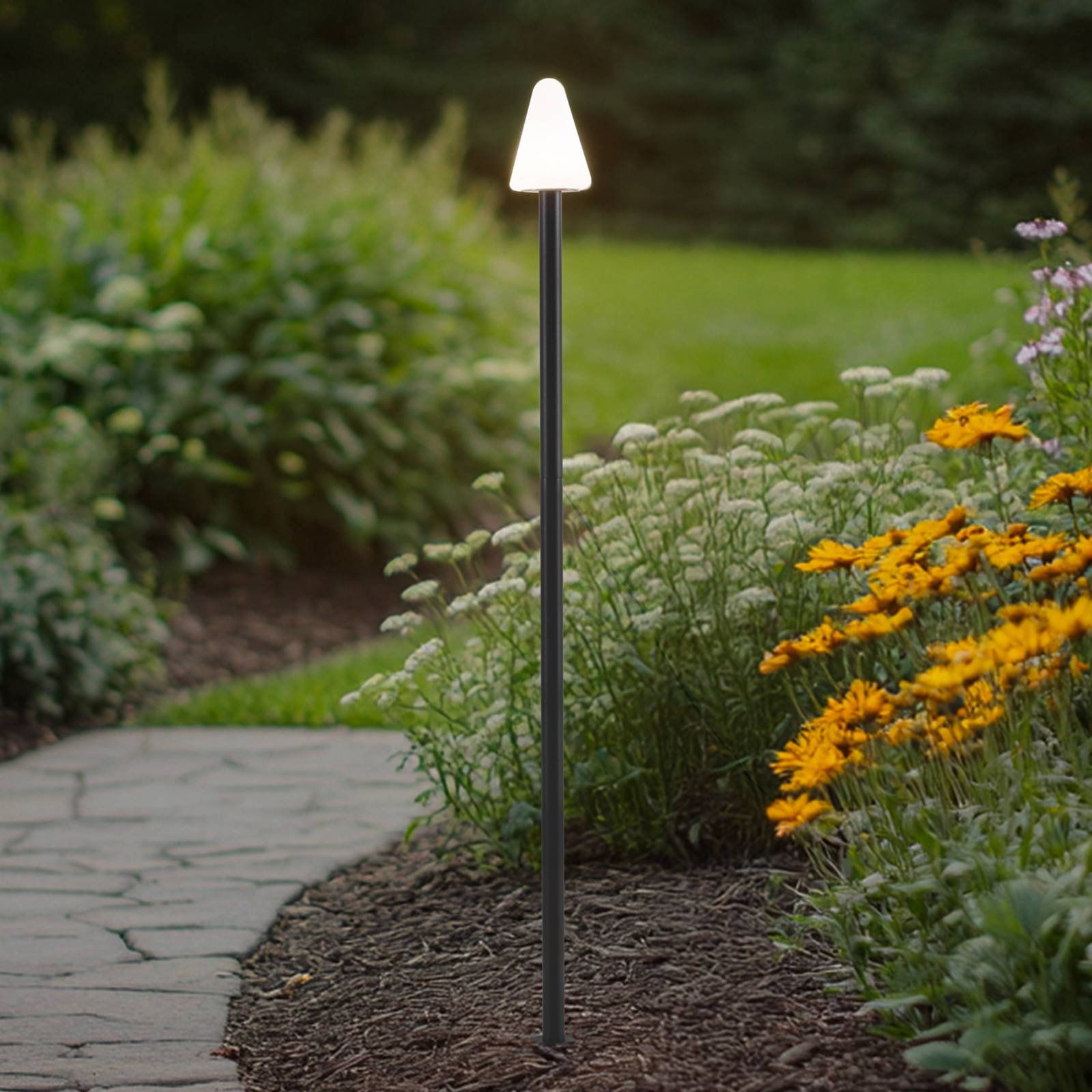 foto del prodotto lampada con picchetto a terra lindby led selinda, nera, altezza 100 cm