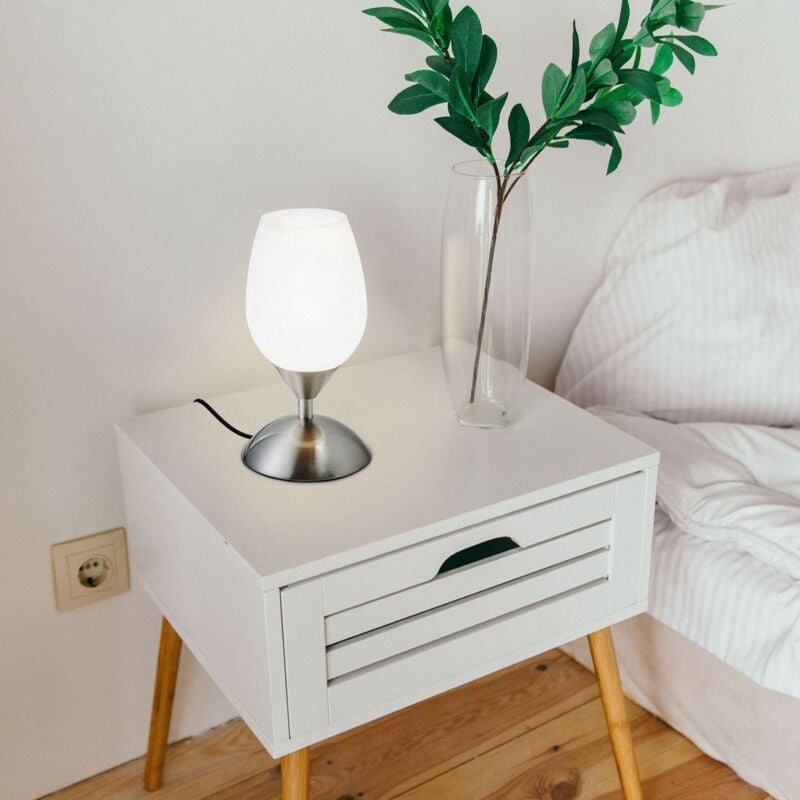 foto del prodotto lampada da comodino, forma a sfera, interruttore touch, luce da tavolo, abat jour dimmerabile, metallo cromato e vetro bianco, 25w, attacco per