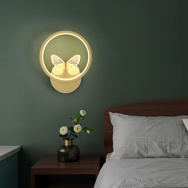 foto del prodotto lampada da parete a led all interno del faretto da parete moderno a farfalla in acrilico dorato a 1 fiamma, luce bianca calda 3000k per sala da