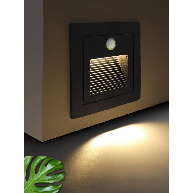 foto del prodotto lampada da parete a led con base in alluminio, sensore di movimento nascosto per esterni interni, grado ip65, 3w, bianco caldo 4 pezzi rapanda