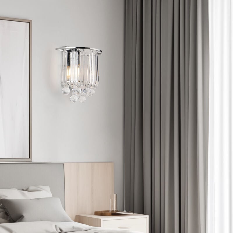foto del prodotto lampada da parete alnwick con sfere di cristalli artificiali color cromo lux.pro