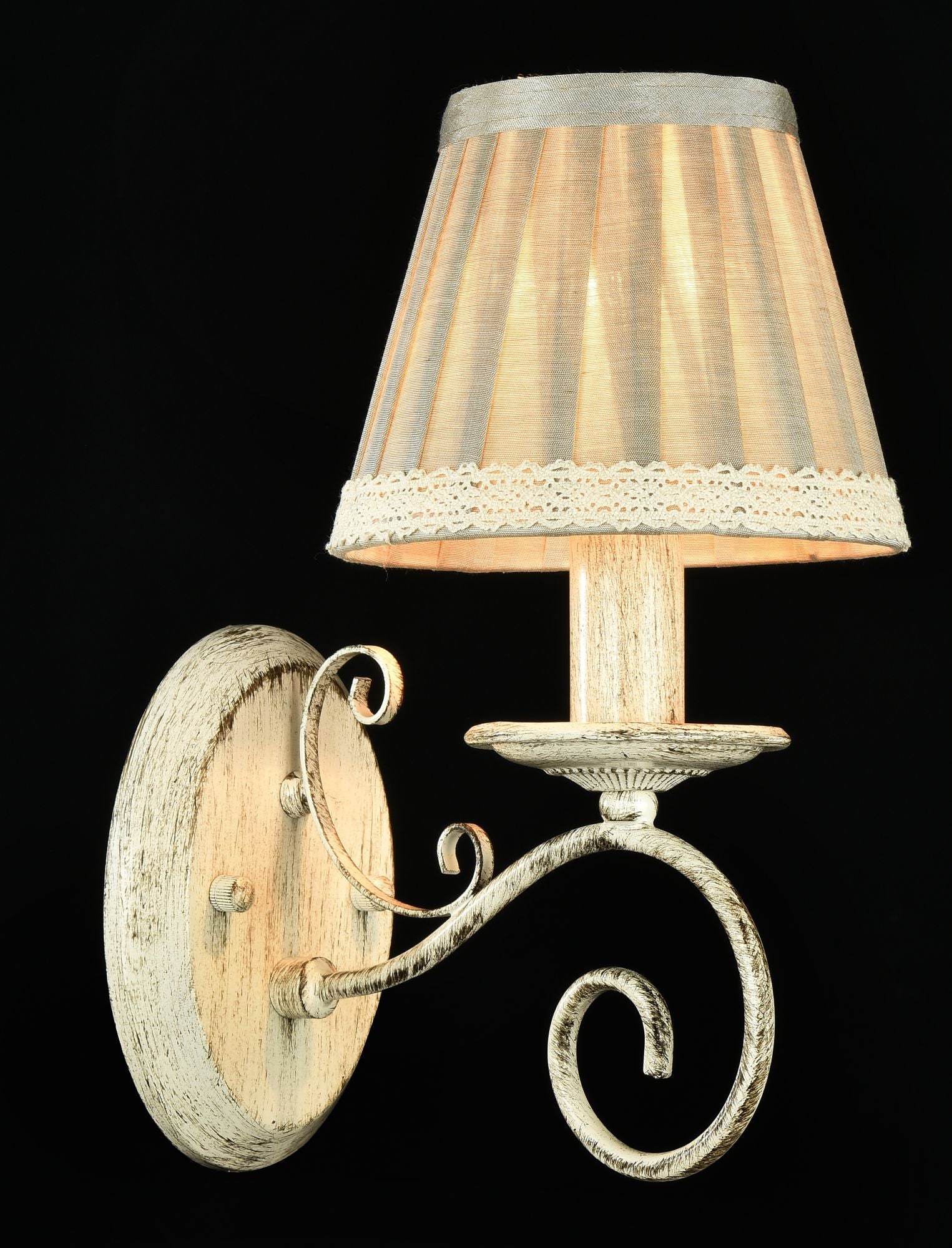 foto del prodotto lampada da parete elegant in metallo felicita beige